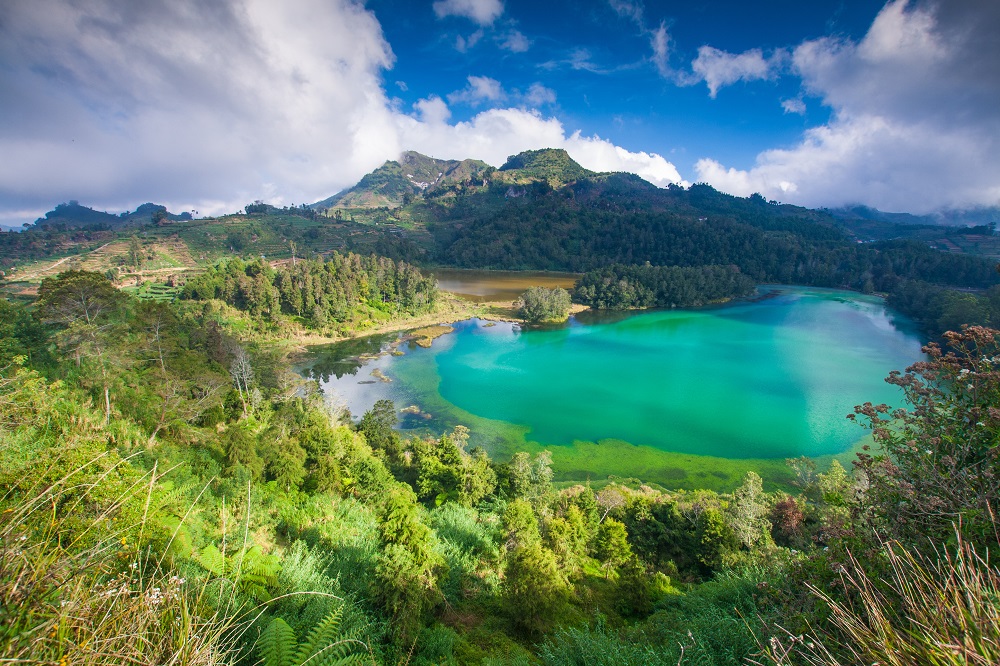 Wisata Alam Telaga Warna Pelangi di Dieng Plateau Terkini