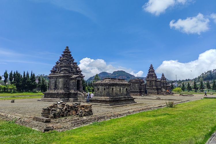 Contoh Travel Itinerary Dieng